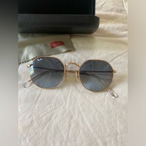 Ray Ban Sunglasses - like new; worn once